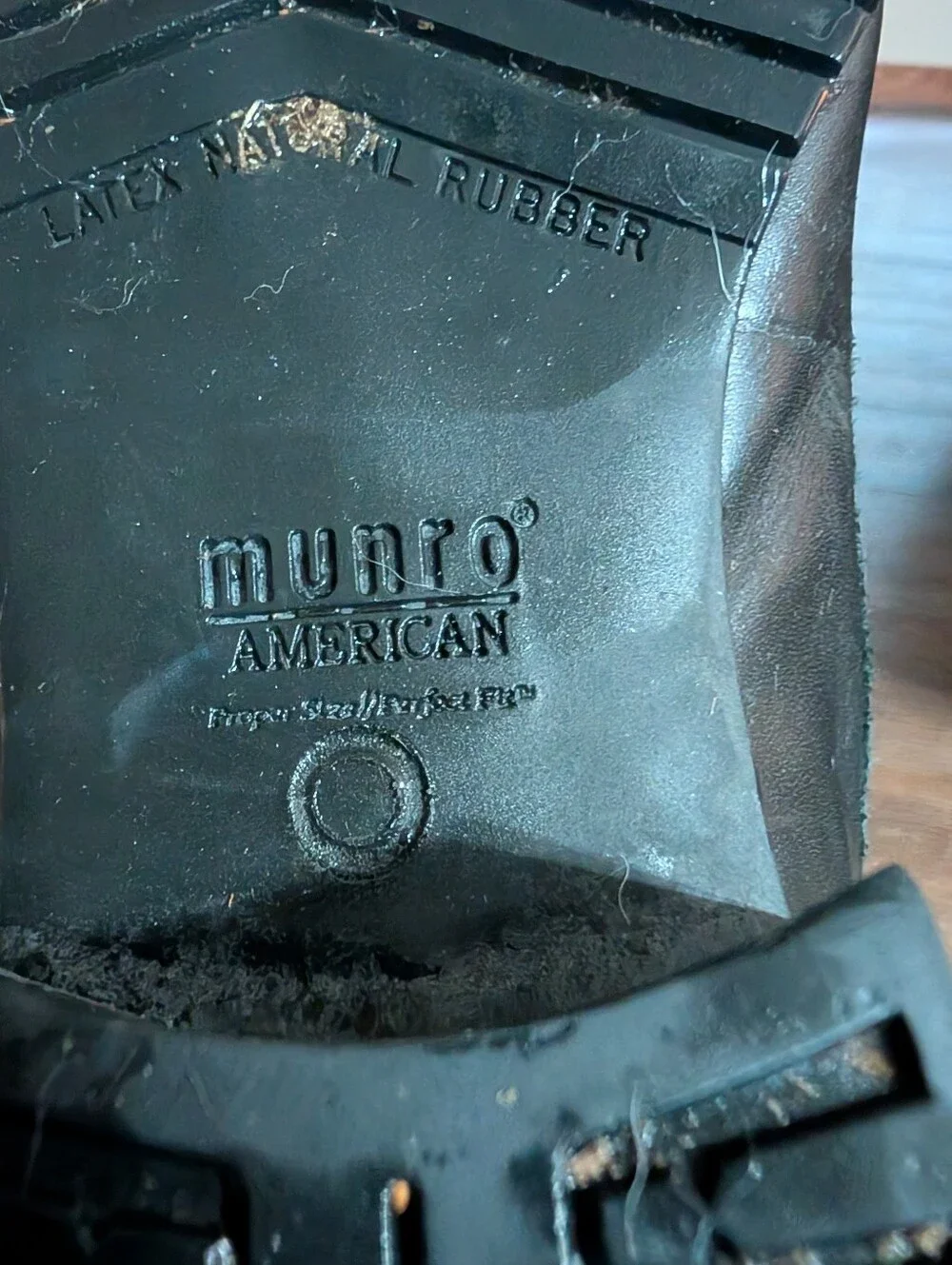 Munro timeless black